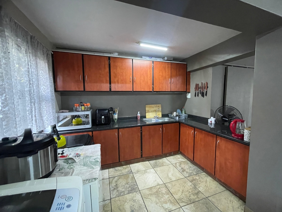 To Let 2 Bedroom Property for Rent in Melodie North West